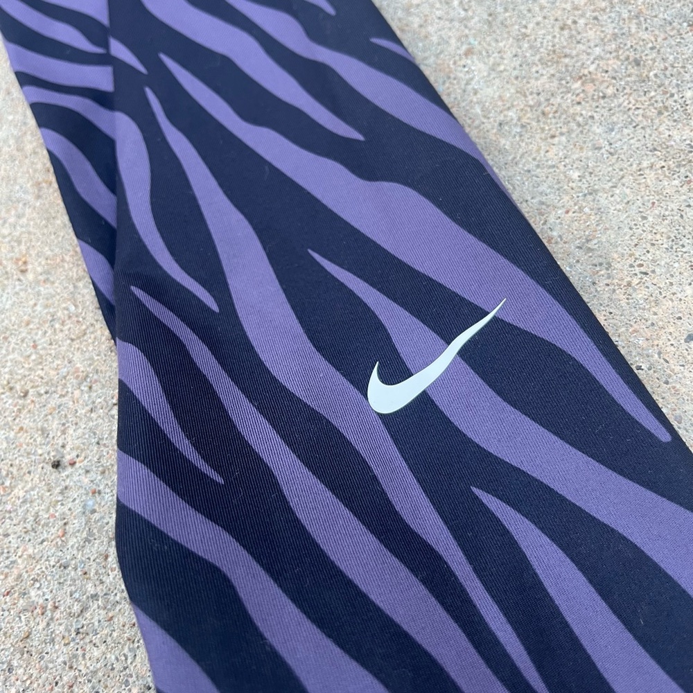 Nike One Tight Fit Purple Zebra Print Dri Fit Legging size small - Picture 5 of 12